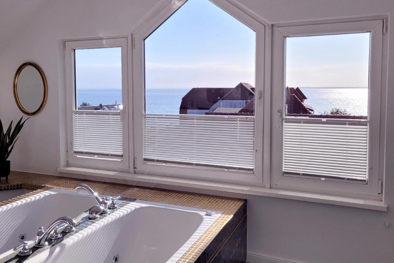 Grosse Penthouse Ferienwohnung Mit Meerblick, Sonnenterrasse & Luxusbad Von "Momentic" Sierksdorf Exterior photo