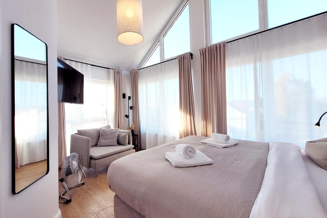 Grosse Penthouse Ferienwohnung Mit Meerblick, Sonnenterrasse & Luxusbad Von "Momentic" Sierksdorf Exterior photo