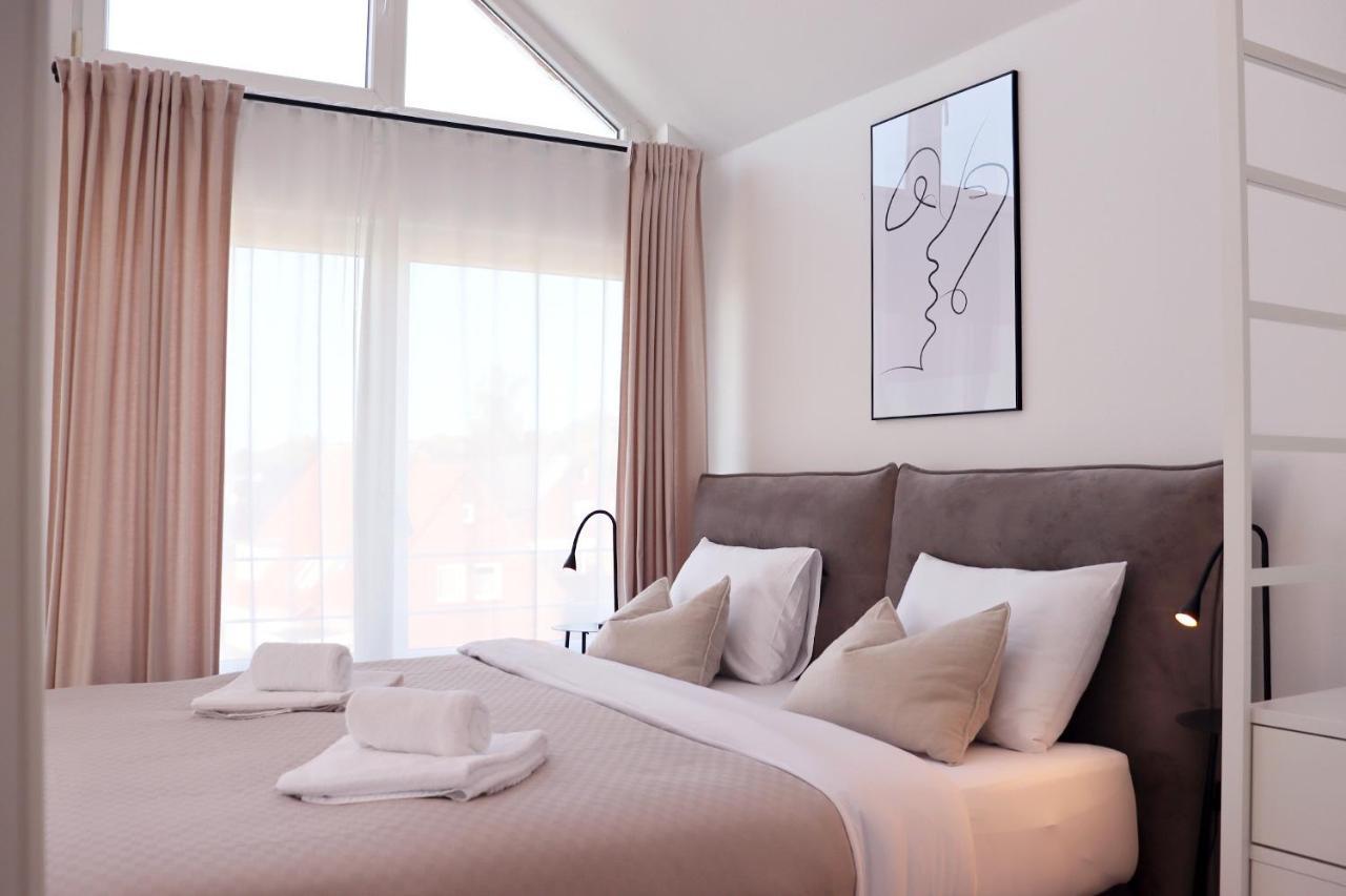 Grosse Penthouse Ferienwohnung Mit Meerblick, Sonnenterrasse & Luxusbad Von "Momentic" Sierksdorf Exterior photo