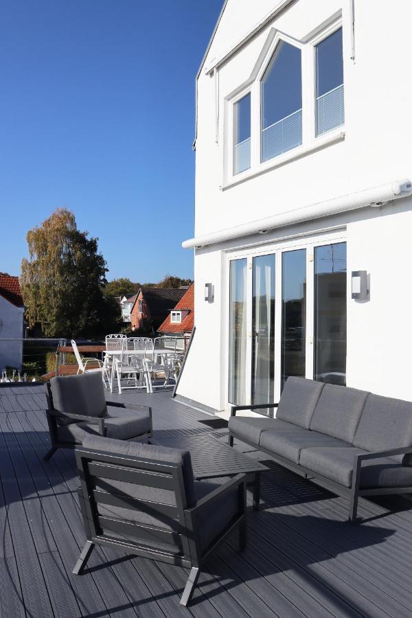 Grosse Penthouse Ferienwohnung Mit Meerblick, Sonnenterrasse & Luxusbad Von "Momentic" Sierksdorf Exterior photo